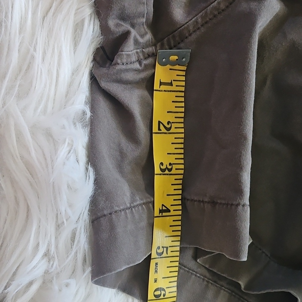 Old Navy Gray/Brown Shorts with 5" Inseam - Picture 7 of 8